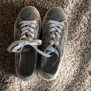 camo steve madden platforms